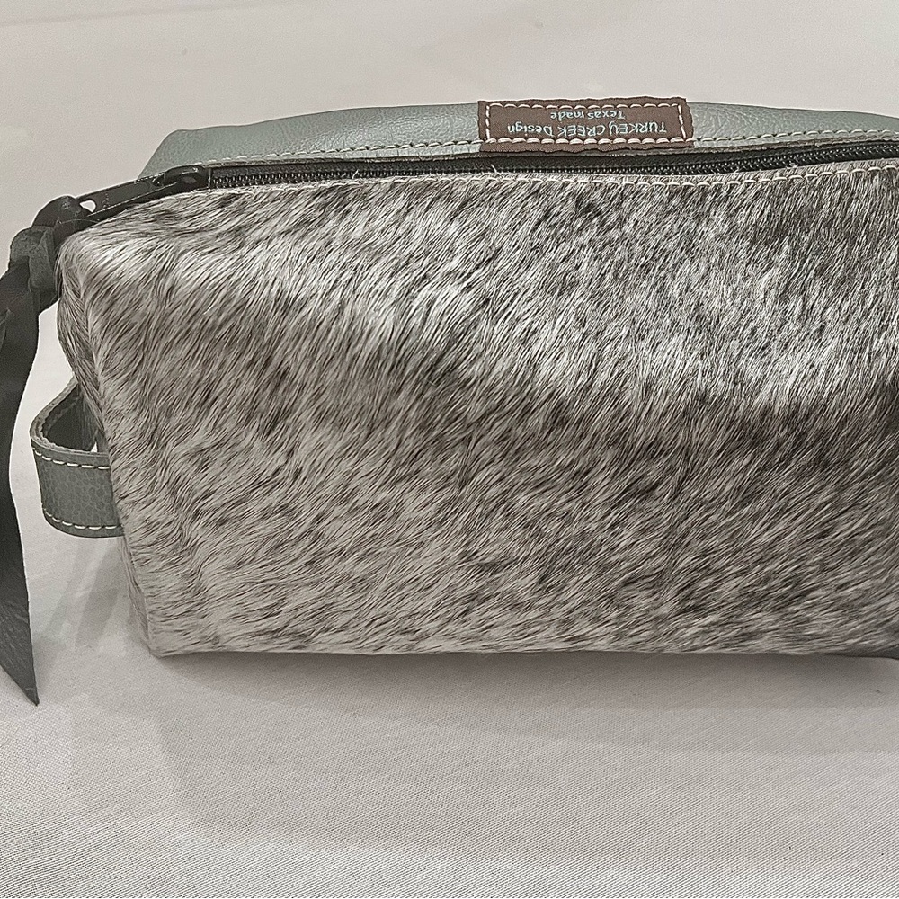 UNIQUE Leather & Fur-Hide Toiletry Travel bag w/handle, Sage/Seafoam & Gray - Picture 3 of 6